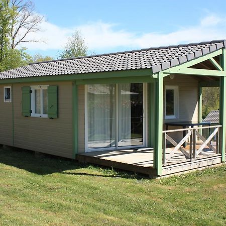 Cottages Du Lac De Miel Beynat Номер фото