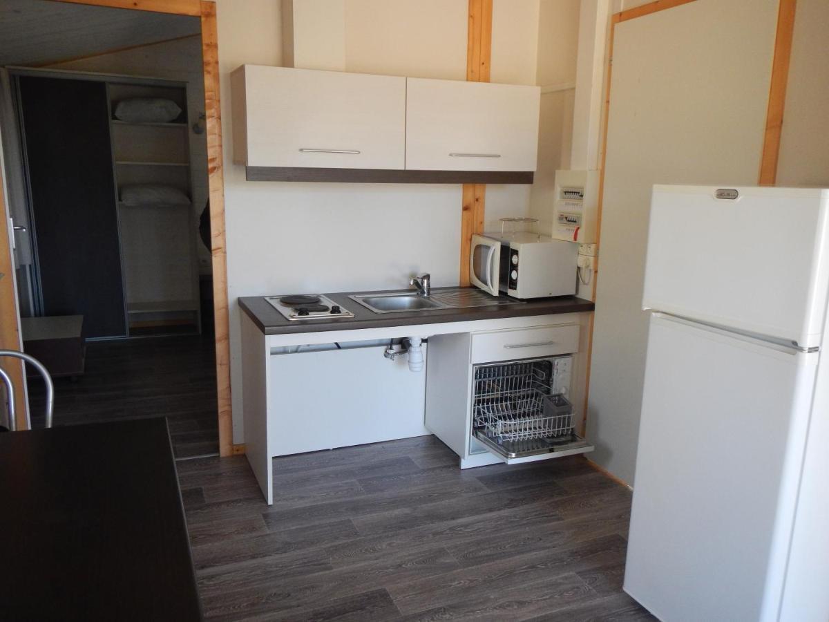 Cottages Du Lac De Miel Beynat Екстер'єр фото