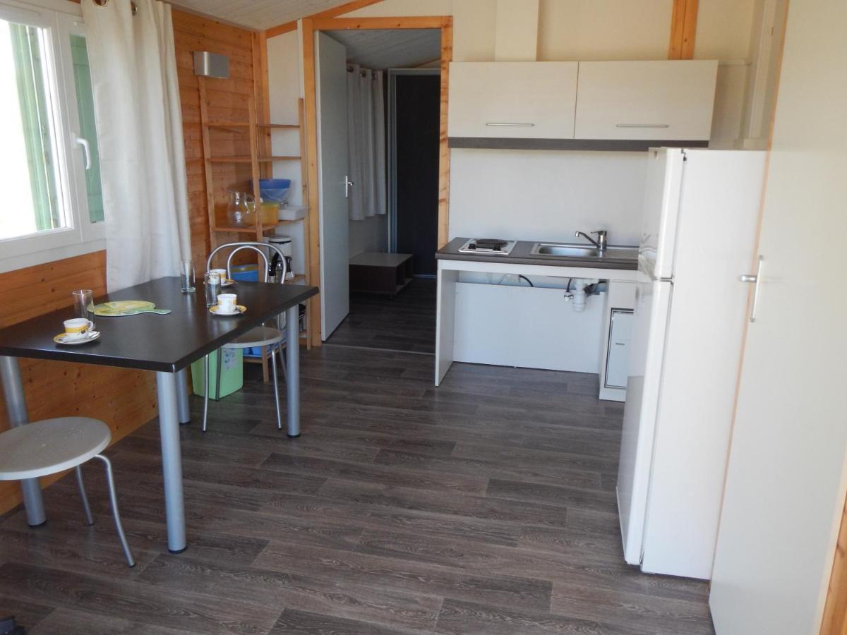 Cottages Du Lac De Miel Beynat Екстер'єр фото