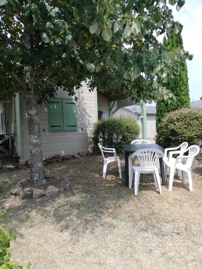 Cottages Du Lac De Miel Beynat Екстер'єр фото